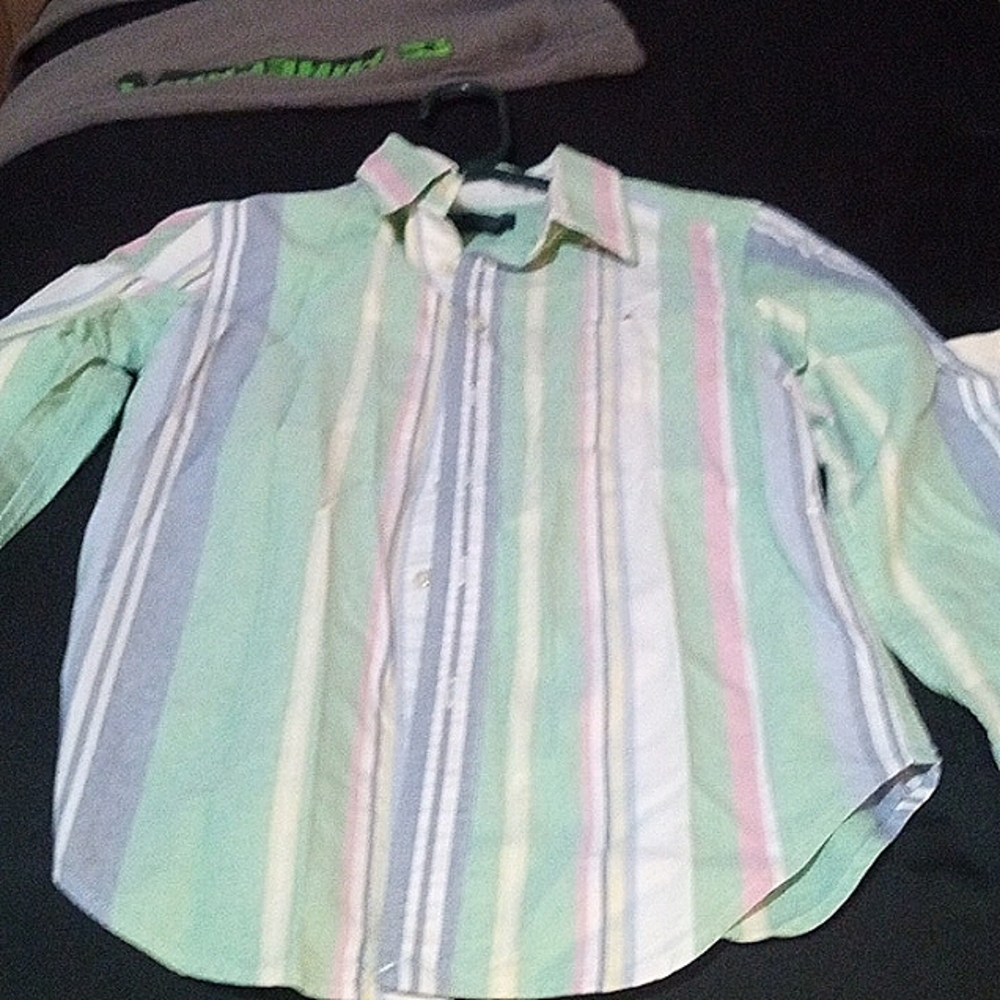 1 Ralph Lauren boys button up dress shirt (new) size 10-12.